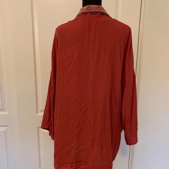 Burnt Orange Shawl w/ Design - Picture 5 of 12